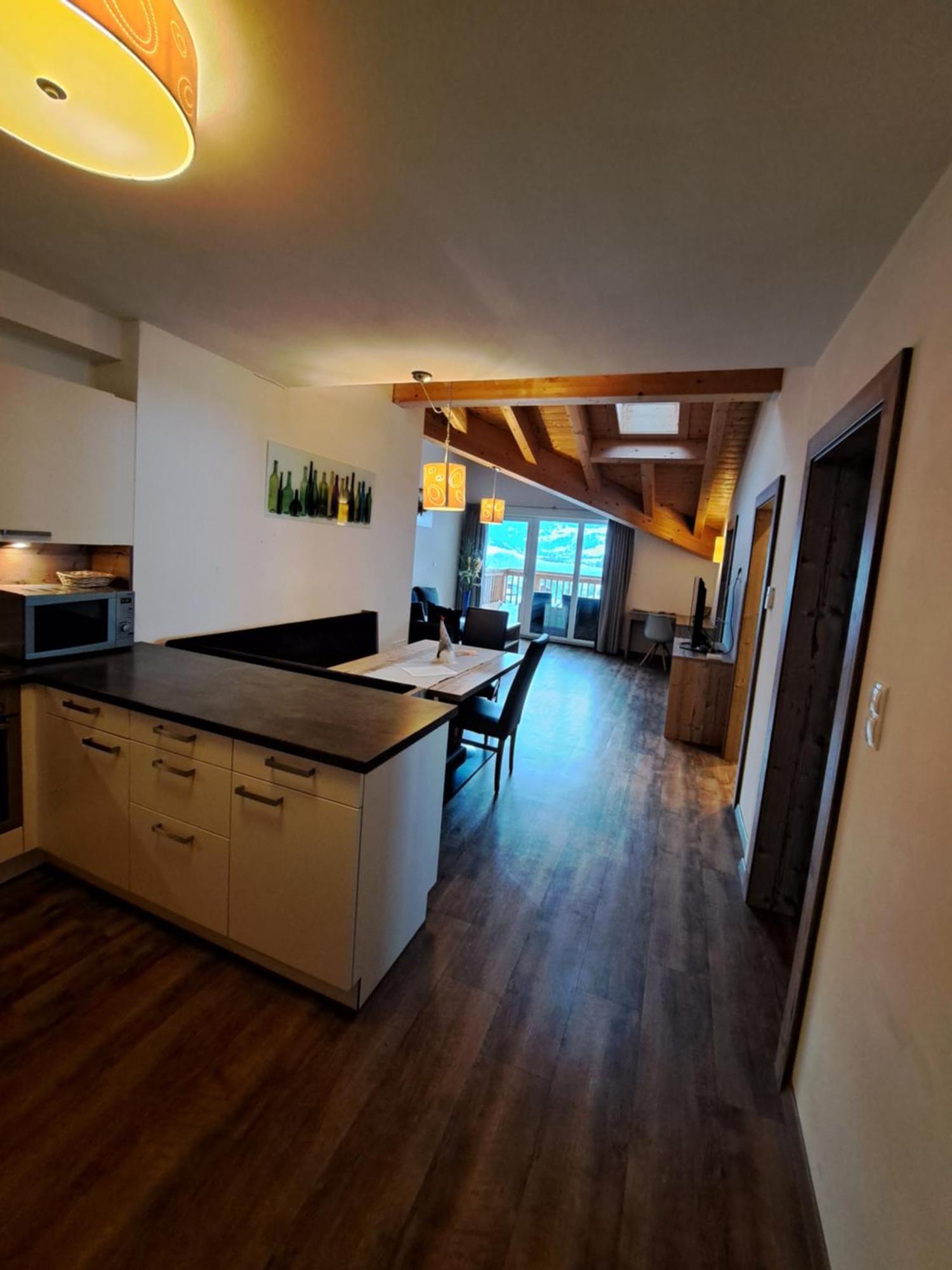 Rooftop By Northsouth Apartment